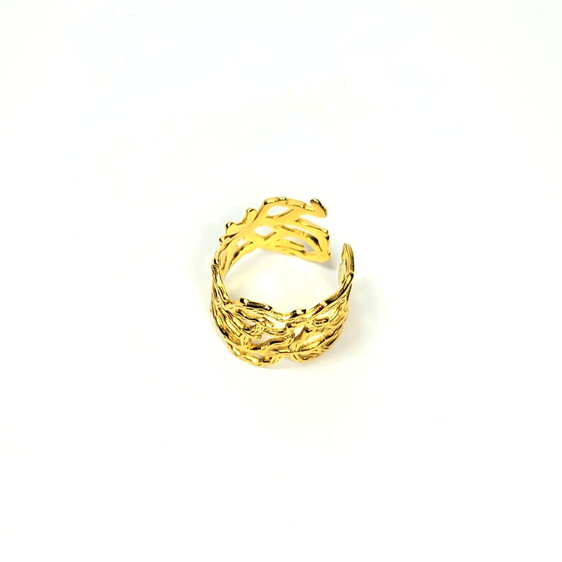 Aukso spalvos žiedas su šakų motyvu