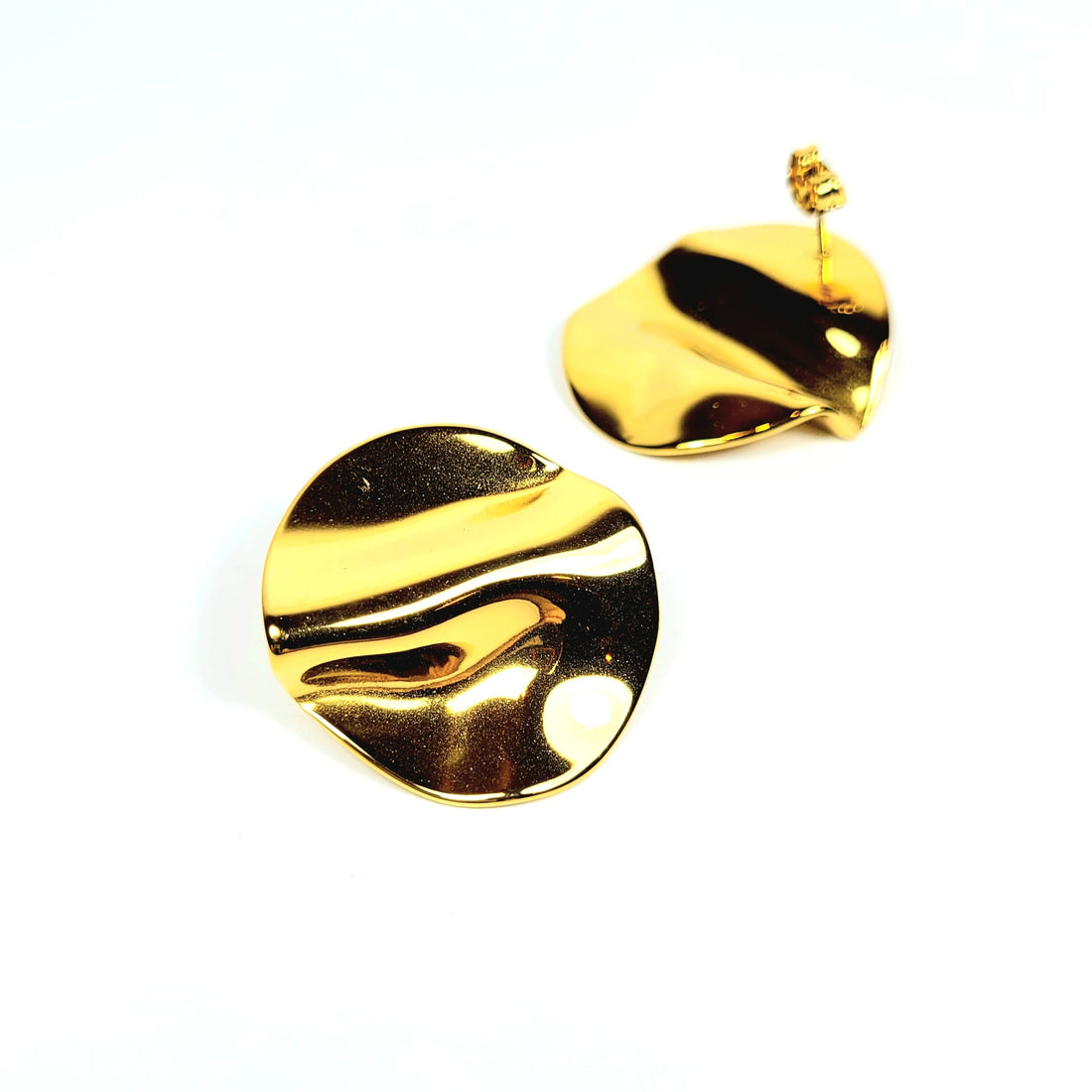 Aukso spalvos bangos formos auskarai