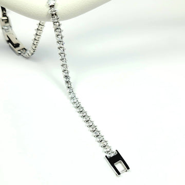 Klasikinė sidabro spalvos apyrankė su cirkoniais