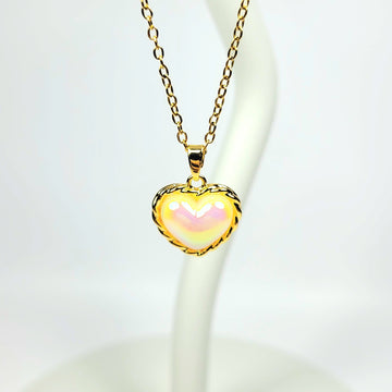 Grandinėlė su perlamutriniu širdelės pakabuku