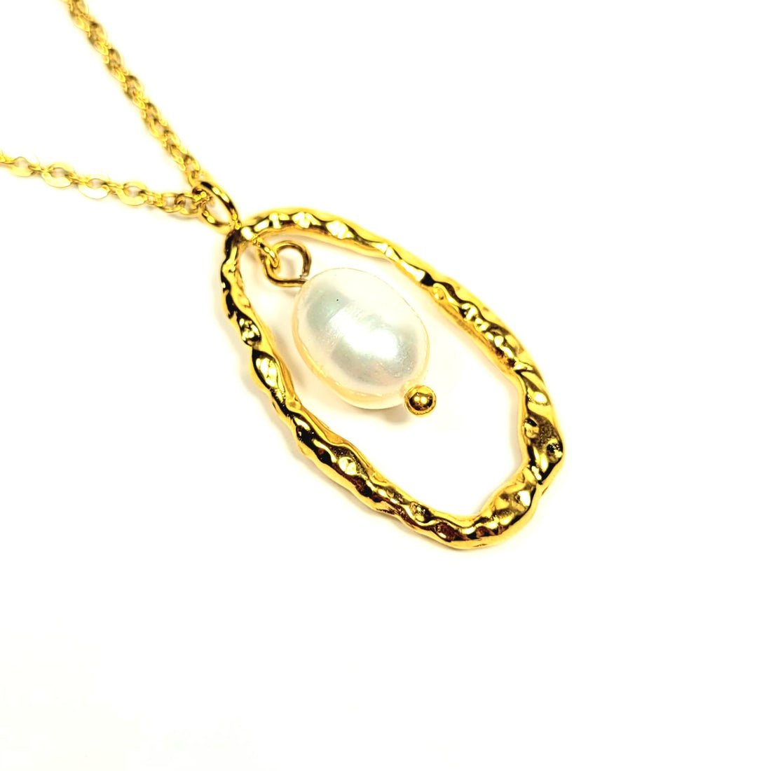 Aukso spalvos grandinėlė su pakabuku ir perlu