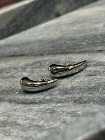 Sidabro spalvos elegantiški auskarai