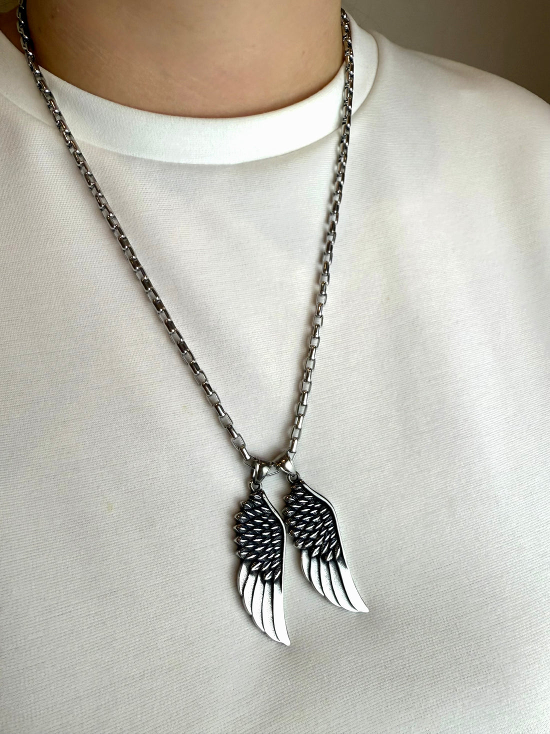 Grandinėlė su 2 plunksnomis