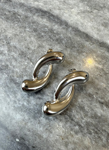 Auskarai - elegantiškos bangelės