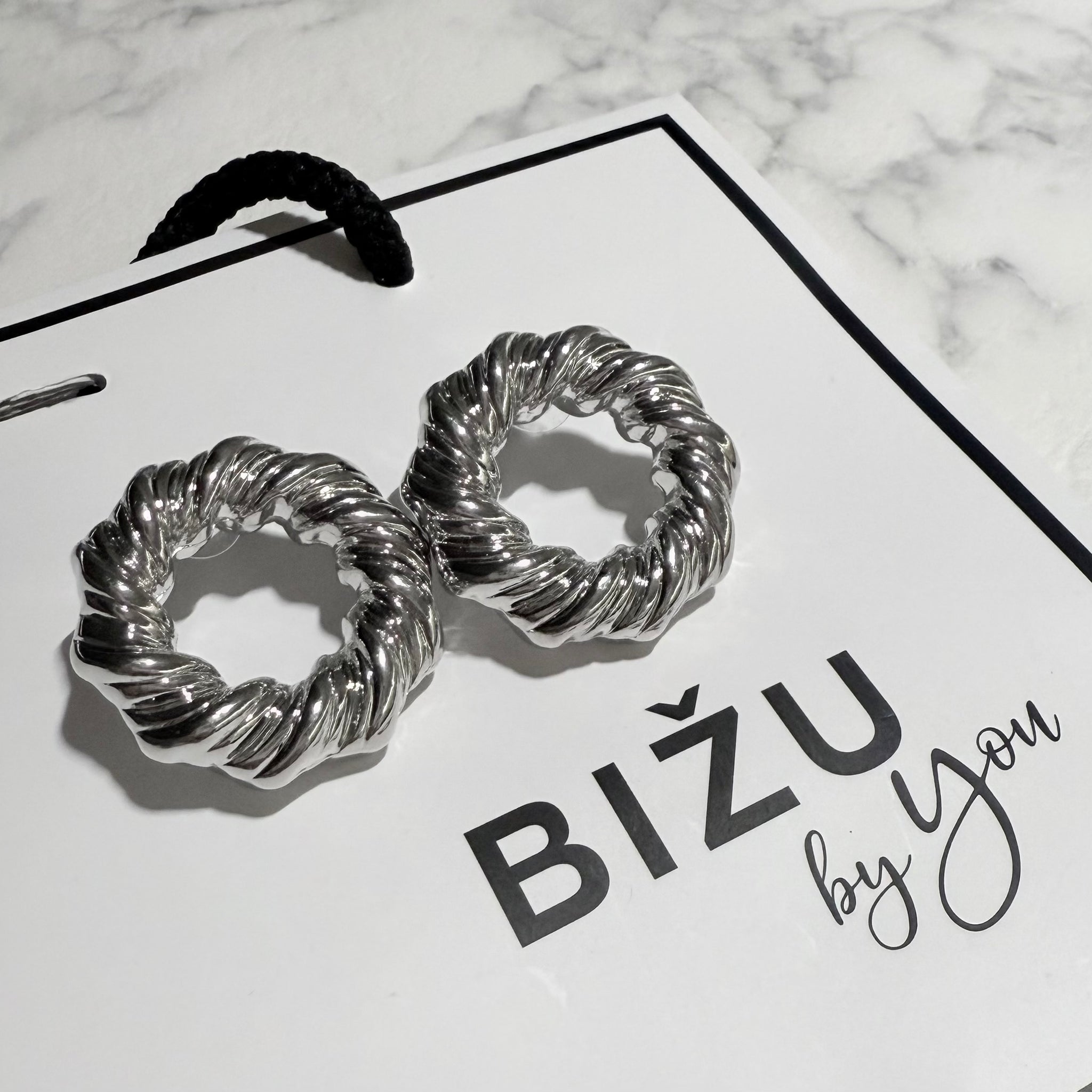 Auskarai - akcentinės pynės