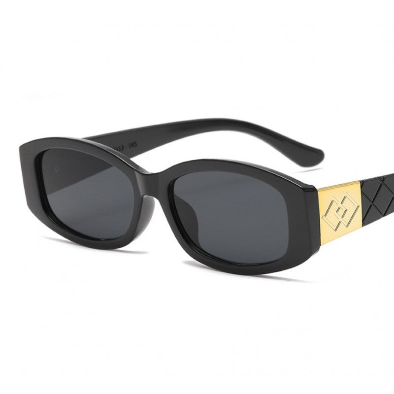 Juodi ovalo formos saulės akiniai su auksine detale