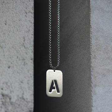 Sidabro spalvos pakabukas A raidė su grandinėle, 70 cm