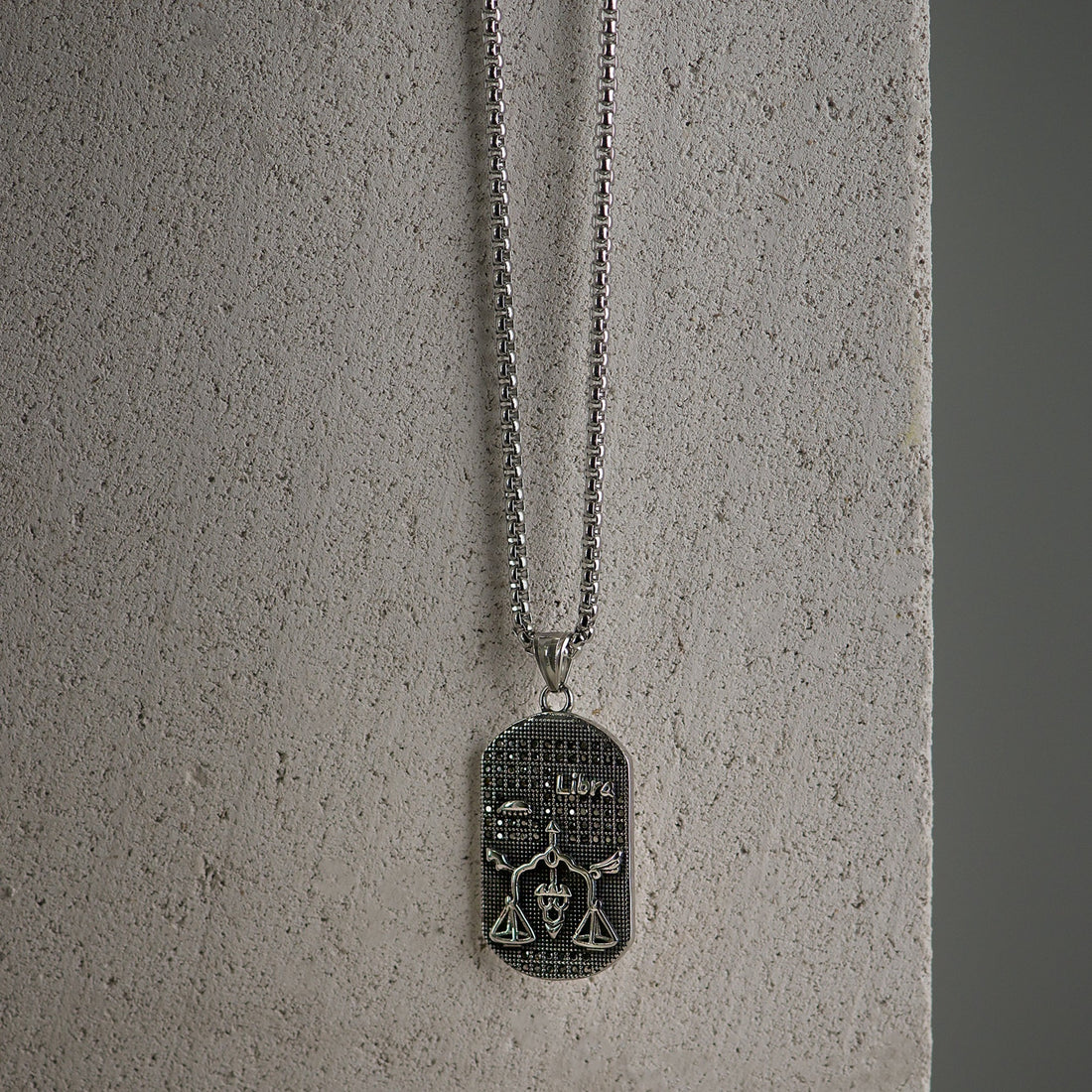 Sidabro spalvos 70cm kaklo papuošalas su svarstyklių zodiaku